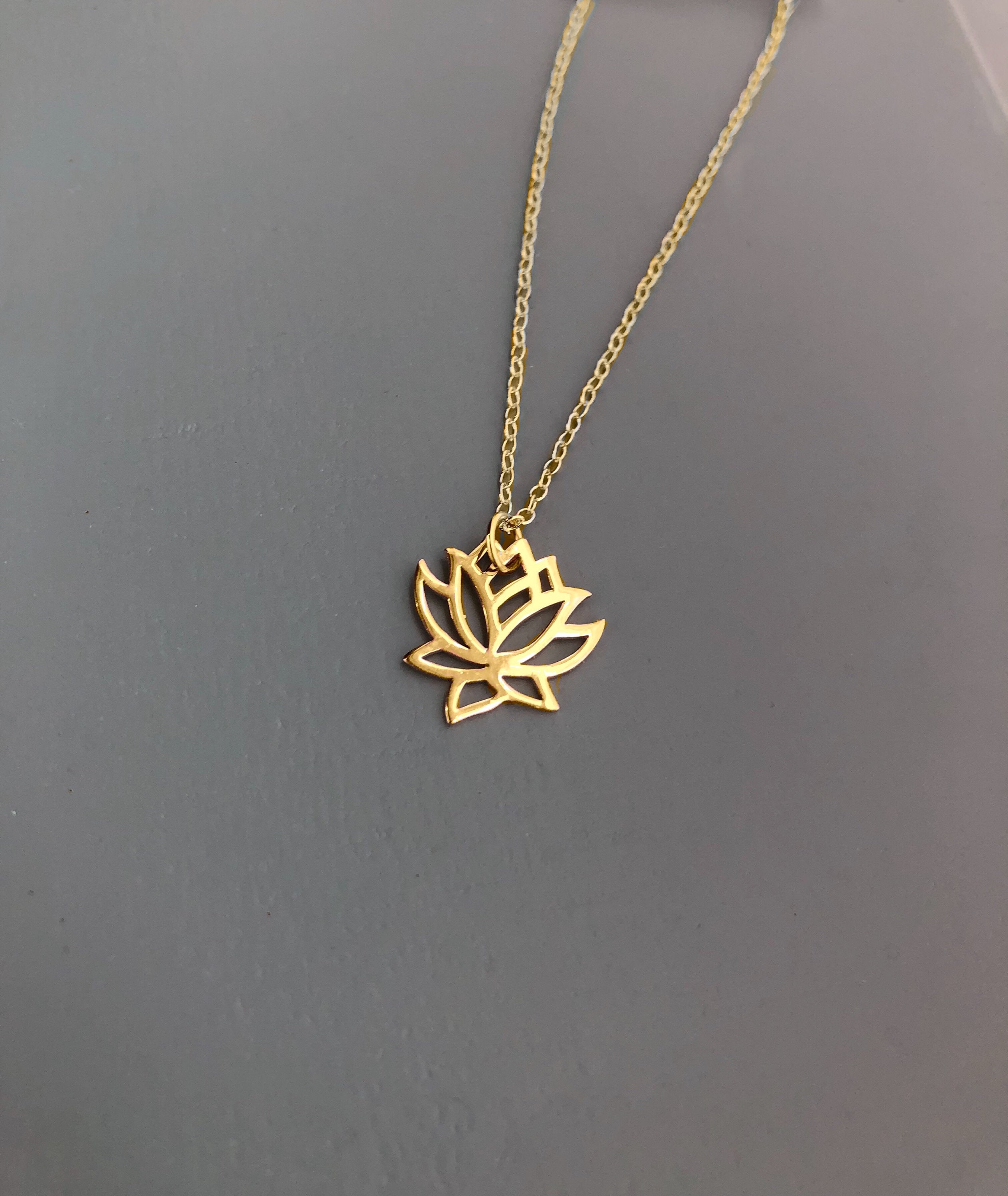 アクセサリー strong LOTUS SILVER NECKLACE GOLD Lotus Necklace Gold