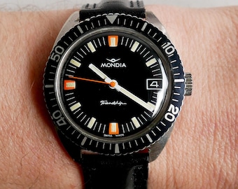Mondia Friendship Diver black dial watch