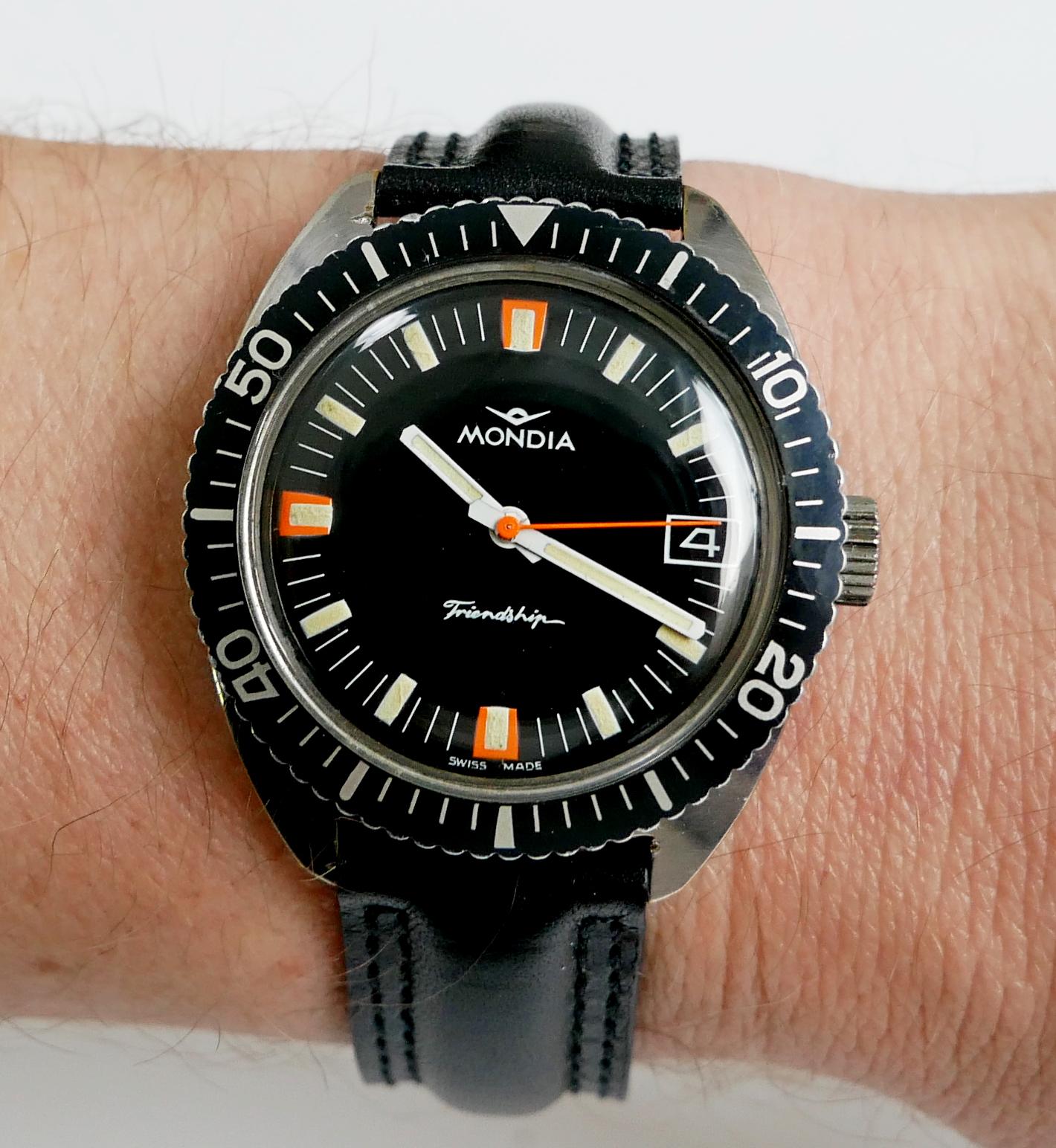 MONDIA　　ビンテージダイバー　　１９７０年代 Mondia Friendship Diver Black Dial Watch - Etsy