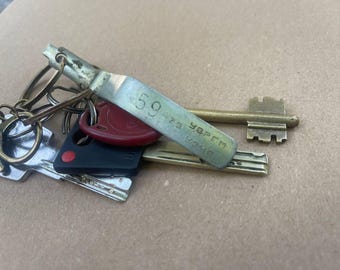 Minimalist Metal Keychain | Raw Steel Keychain | Industrial Design | Handmade EDC Keychain | Unique Gift for Him