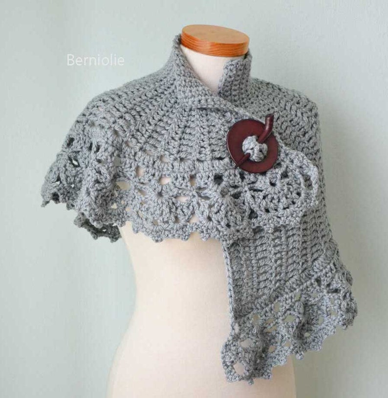 HERA Crochet capelet pattern pdf image 0