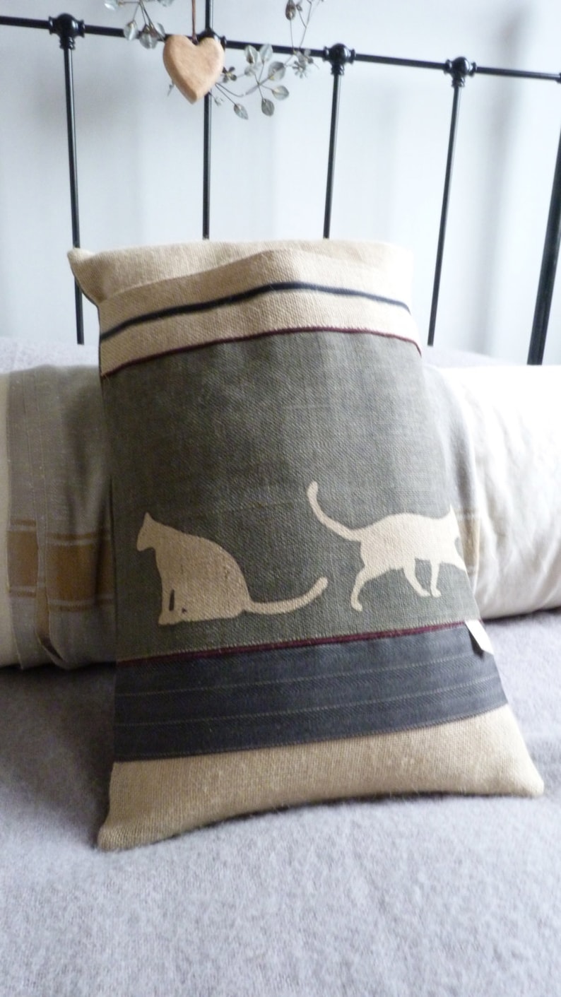 hand printed charcoal triple cat cushion cover