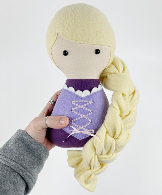 Muneca de peluche hecha a mano regalo LISTO PARA ENVIAR muneca Rapunzel regalo para nina muneca de peluche para nina muneca princesa muneca de
