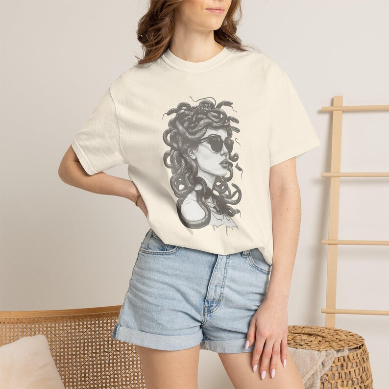 メデューサTシャツ Comfort Colors Tシャツ ギリシャ神話グラフィック ヴィンテージスタイル Ivory