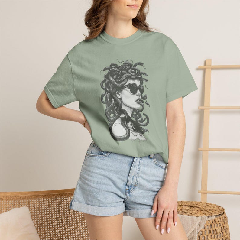 メデューサTシャツ Comfort Colors Tシャツ ギリシャ神話グラフィック ヴィンテージスタイル Bay