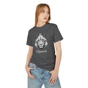 Lioness Queen Graphic Tee: Retro Boho 90&#39;s Cotton T-shirt