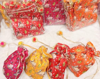 Packung mit 100 indischen Potli Tasche Potli Beutel Kordelzug Potli Hochzeit Gefälligkeiten Geschenktüte Rückgabegeschenk Potli Tasche Gastgeschenke Diwali Geschenk