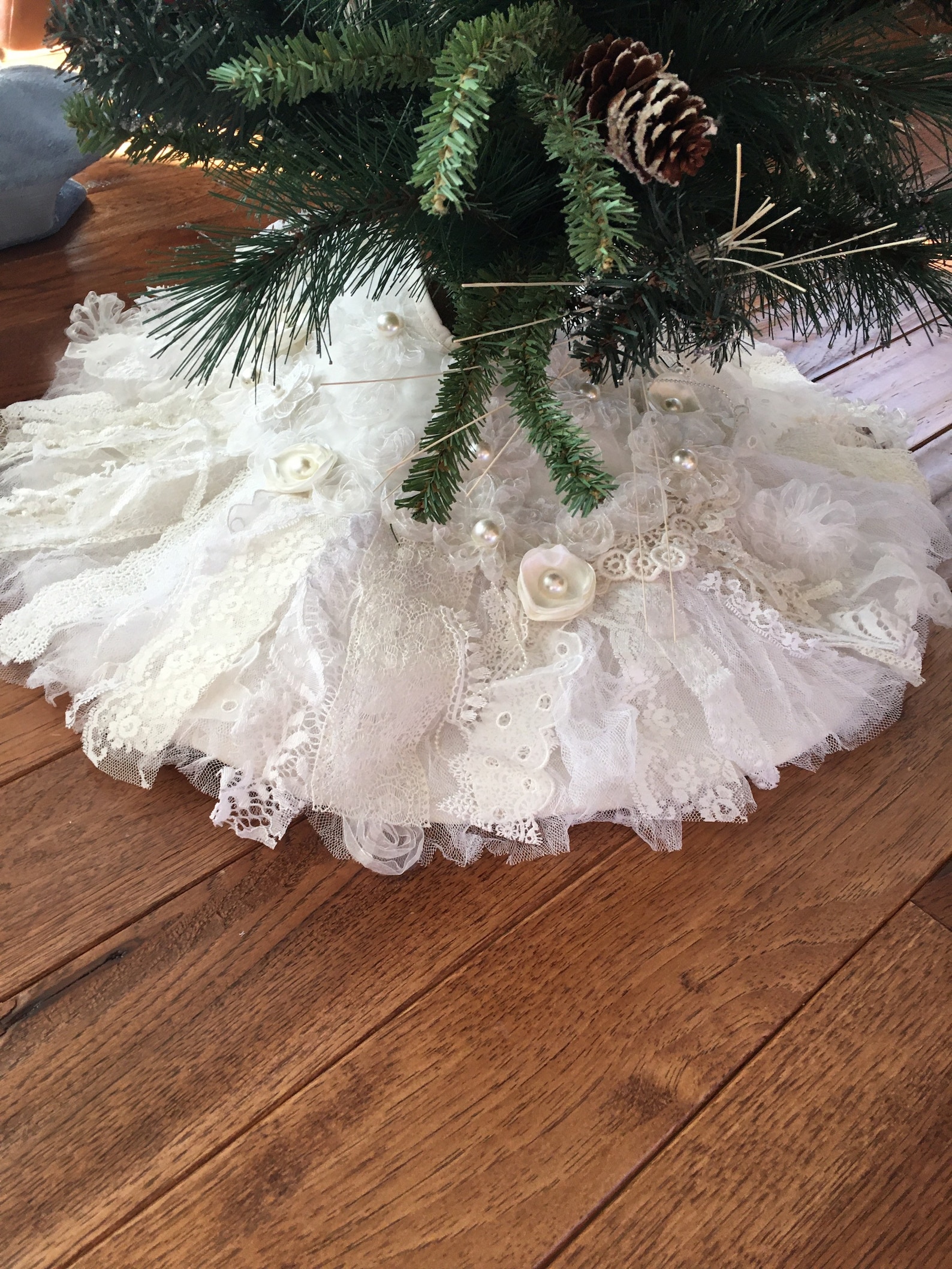 Shabby Chic Christmas Tree Skirt 