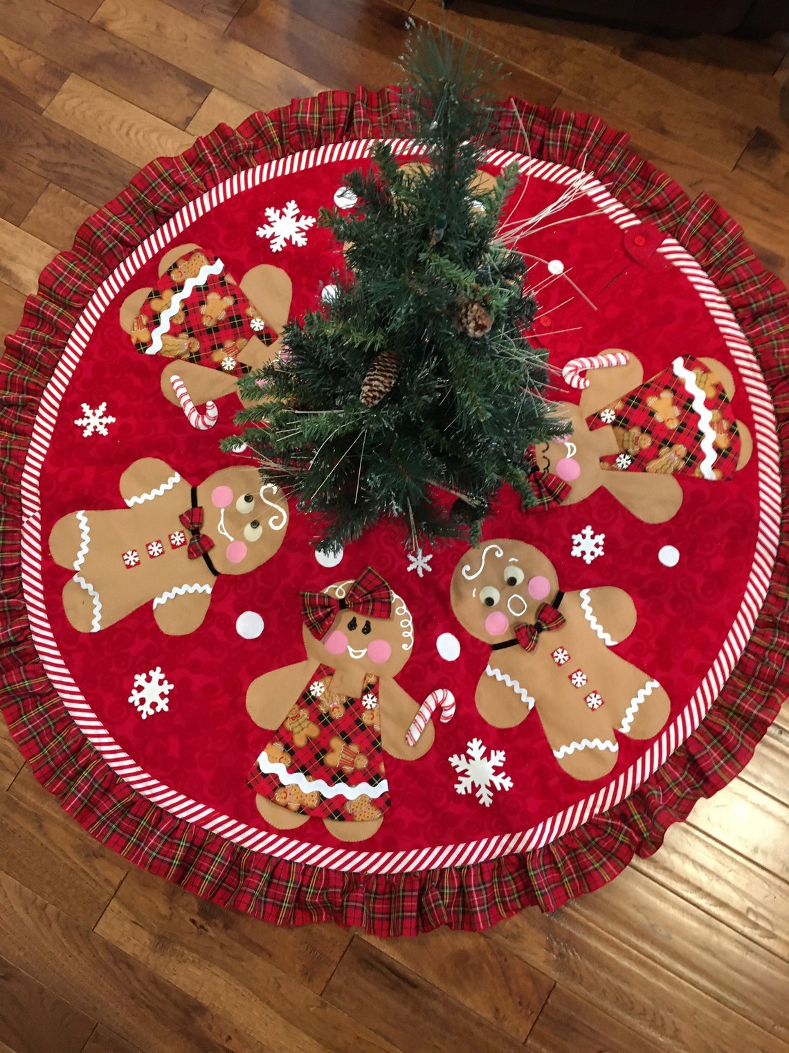 Christmas Tree Skirt Large Gingerbread Kids 57 Etsy