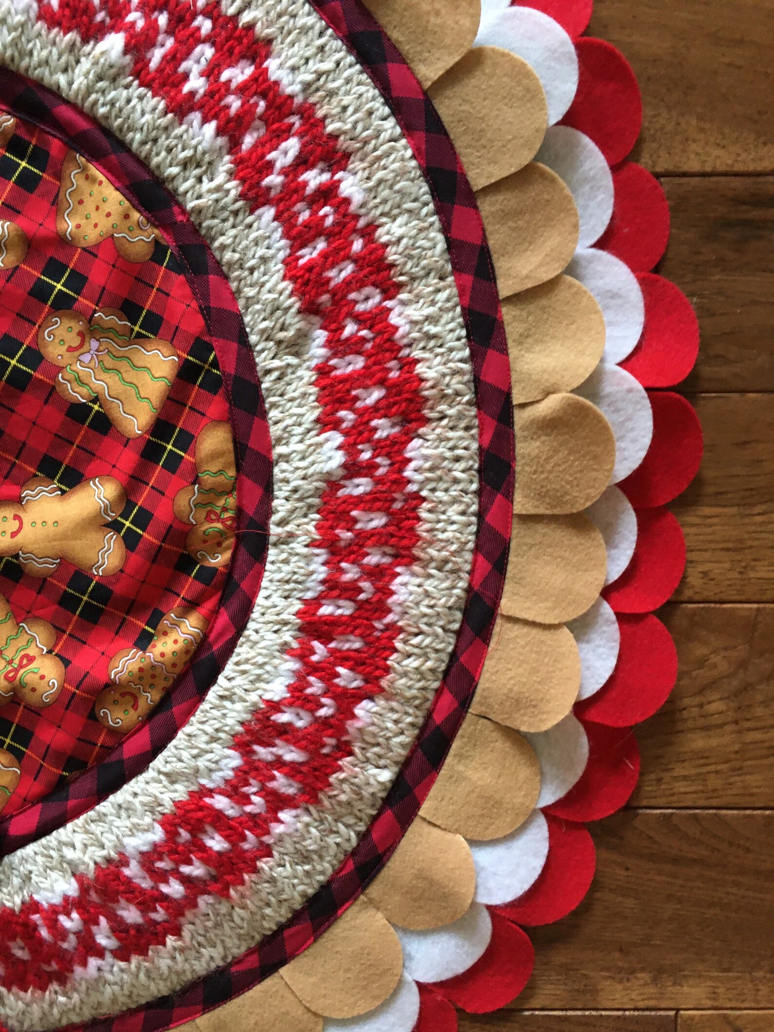 Gingerbread Tree Skirt 