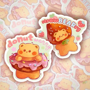 Stickerset Kawaii Food woordspelingen | Worry Bear aardbei en donut | Esthetische waterdichte vinylstickers | Grappig en motiverend stickerpakket