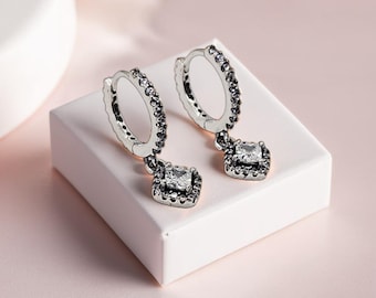 Pendientes de aro de plata de ley con circonita cúbica cuadrada