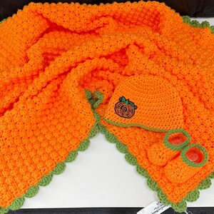 Hand made Fall / Holloween baby blaket  hat and booties set .