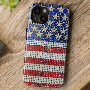 アメリカ国旗ラインストーン効果の携帯電話ケース、愛国的なUSAレッド、ホワイト、ブルーのきらめくキラキラ輝くiPhone 16 15 14 13+ Pro Max Plus Samsung