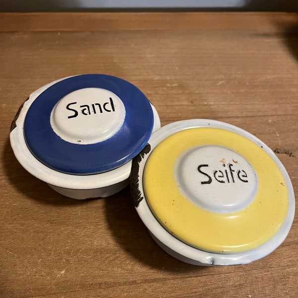 German enamelware sand or seife container bowl with lid, storage jar, vintage enamelware