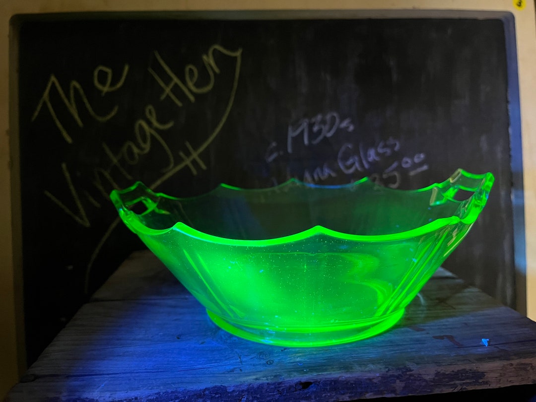 Uranium Glass Mixing, Green Serving Bowl, Vaseline Glass Bowl