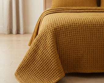Cozy 100% Cotton Waffle Blanket: All-Season Bedspread