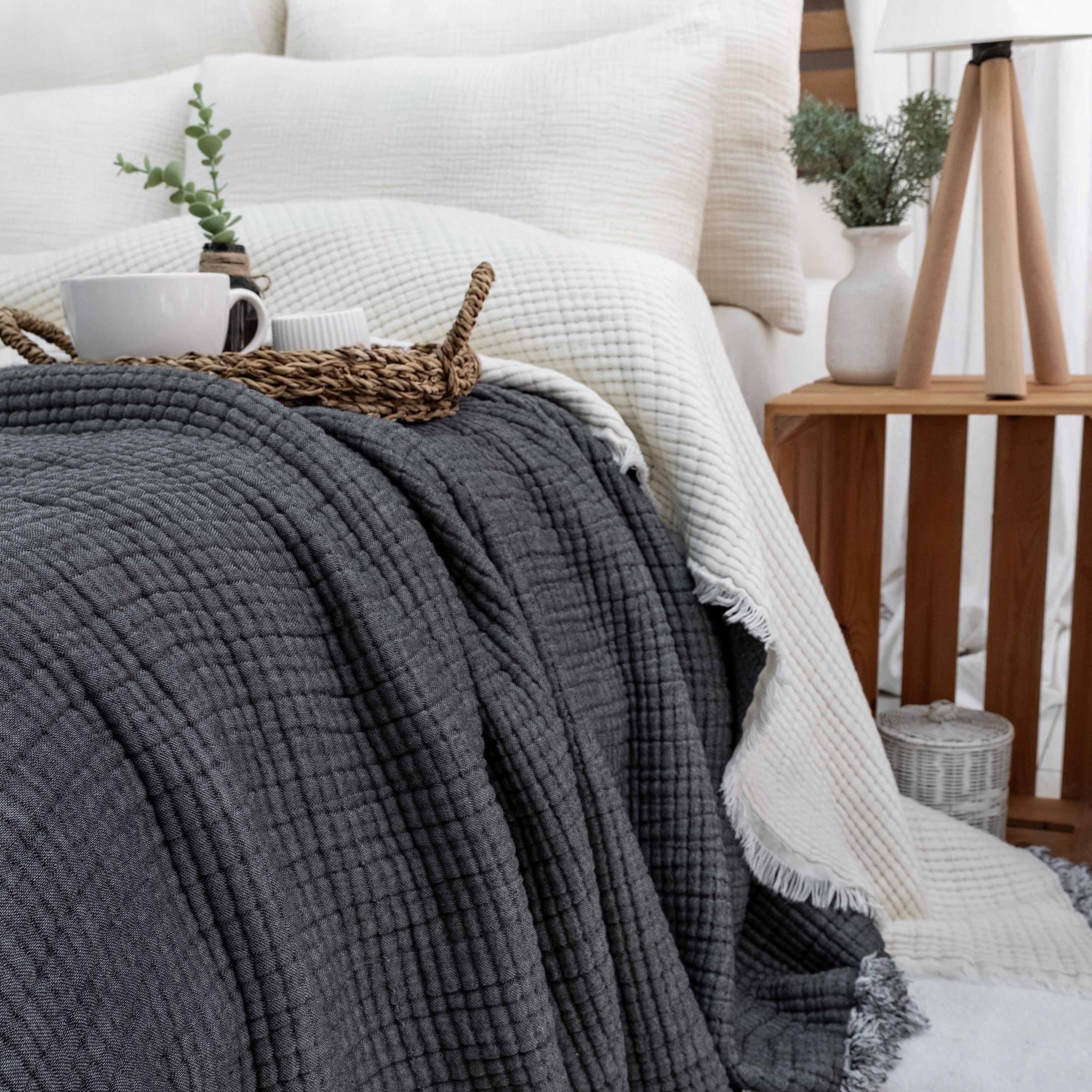 Alaskan king bed - Etsy 日本