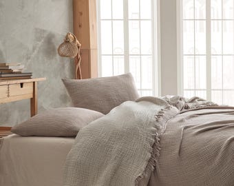 Bio Musselin Tagesdecke: Atmungsaktive Decke aus geknitterter Baumwolle