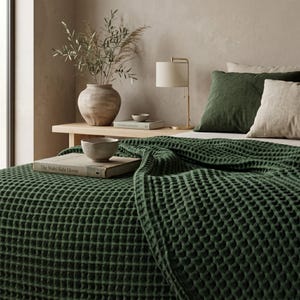 Deken met wafelpatroon van biologisch katoen: zachte kingsize bedovertrek, zomersprei Forest Green