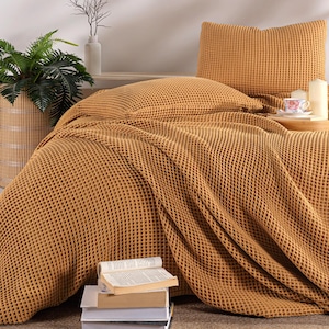 Cozy 100% Cotton Waffle Blanket: All-Season Bedspread