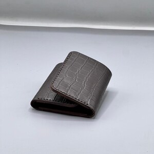 Cartera de cuero para hombre, 100 % cuero genuino, hecha a mano, con relieve de cocodrilo, ranuras para tarjetas, estilo vintage, regalo perfecto para hombre.