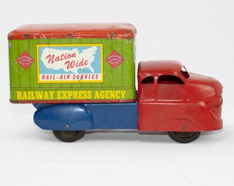 First Gear 1952 GMC Stake Truck Railway Express Agency 1:34 Scale