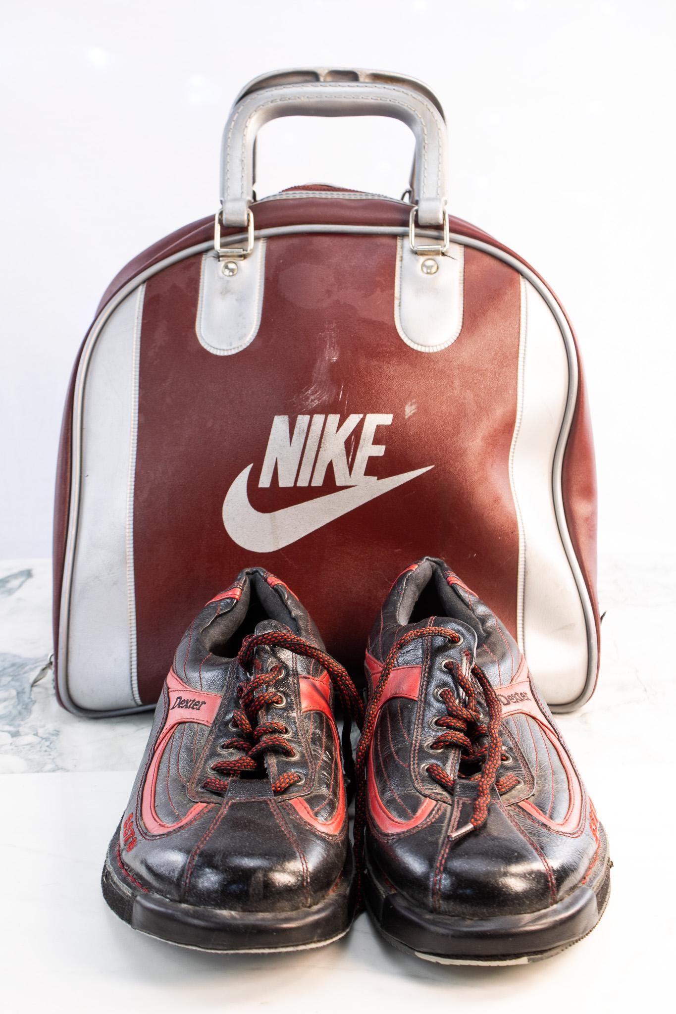 NIKE 水色 ヴィンテージ　ボーリングボールバック Vintage Blue Nike Bowling Ball Bag, Rack, & Blue And Silver Shoes