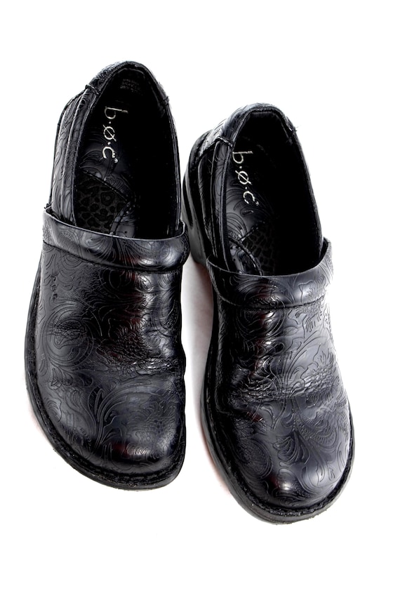 Tooled Black Leather Look Clogs – Women's 9M Slip-on