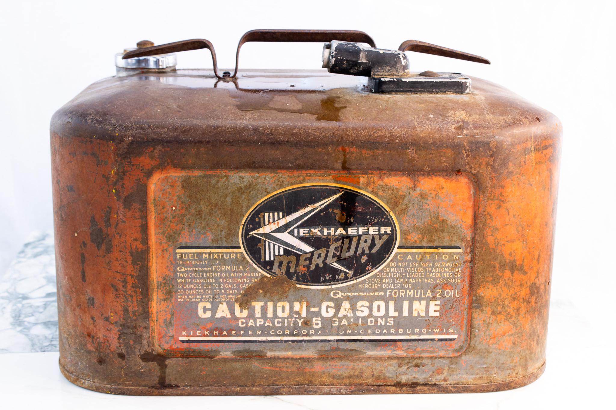 アンティーク 石油タンク Vintage Mercury Fuel Tank, Rusted Kiekhaefer Gas Can, Industrial