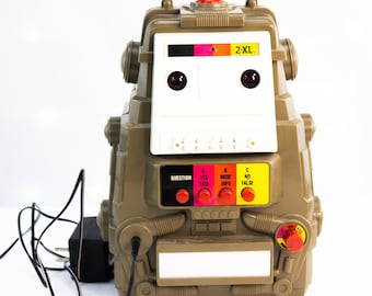 Vintage 2-XL Talking Robot – 1970s Electronic Learning Toy w/ Cartridges