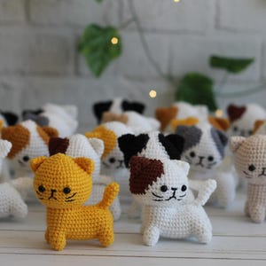 Handmade Crochet Cute Cat Keychain, Handmade Mini Crochet Amigurumi Cat Keychain,Gift for Cat Lovers, Cat Accessory Keychain,buy 2 get 1 cat