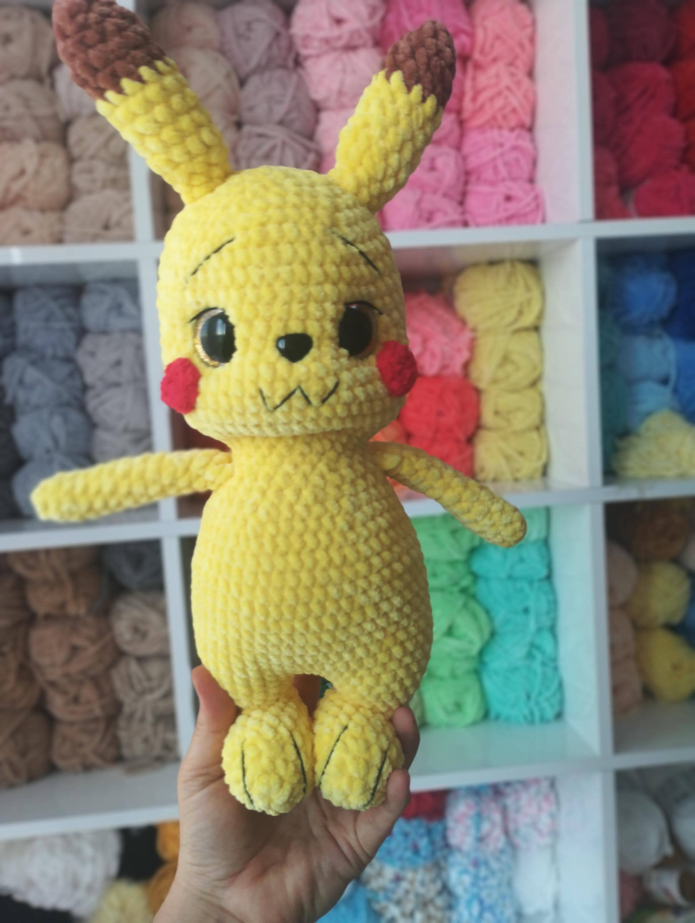 かぎ針編みのピカチュウぬいぐるみ、15インチのあみぐるみポケモン