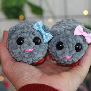 Knitted Squirrel Hamster,Crochet Sad Hamster Keychain,Meme Sad Hamster Plush,Sad Hamster Violin Song,Emotional Comfort Doll,Desk Decor