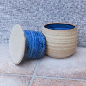 Mantequera francesa, hecha a mano, de cerámica de gres torneada a mano, Francia