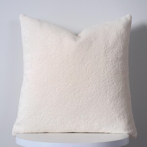 Cuscino in tessuto Teddy color crema, cuscino morbido, federa per cuscino moderna fatta a mano, 18 opzioni di colore, comfort di lusso per l'arredamento della tua casa