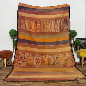 Vintage Berber Kilim Rug: Handwoven Moroccan Wool Tapis, Tribal Design 6x8 ft