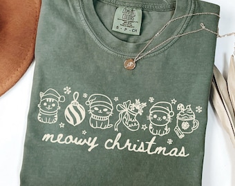 Comfort Colors Cute Cats Meowy Christmas Shirt, Christmas Cat T-Shirt, Catmas Meow Tee, Funny Kitty Black Cat Xmas Tee, Xmas Cat Lover Gift