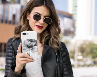 Minimalist Floral Phone Case: White Flower Design, Sleek Botanical Cover