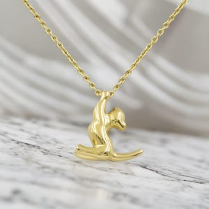 24K Gold Plated Stainless Steel Cat Necklace, Playful Kitty Pendant, Cute Animal Jewelry Gift for Cat Lovers, Minimalist Design