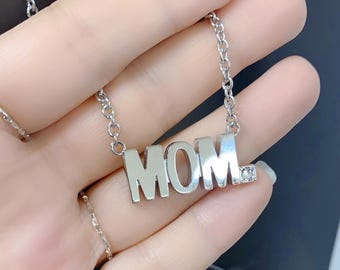 Muttertagsgeschenk - Mama Halskette mit 3 mm klarem Kristall - Druckbuchstaben - Schmuck für Mama, minimalistische Halskette für Mama, Alltagskleidung