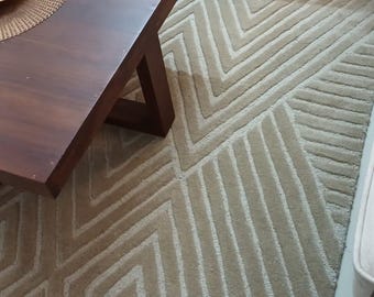 Hand Tufted Wool Rug – Geometric Diamond Pattern Area Carpet
