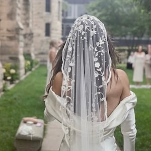 AVERIE - Beautiful Embroidered Tambour Lace Wedding Bridal Veil
