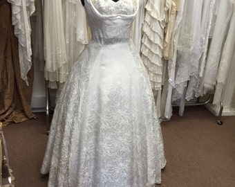 STUNNING Original 1950s Glamorous GODDESS Silk and Beaded Shelf Bust Wedding Dress - Elizabeth Taylor - Grace Kelly