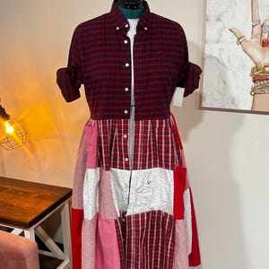 Upcycled Herrenhemd Patchwork Duster • Einzigartiges kariertes Kleid