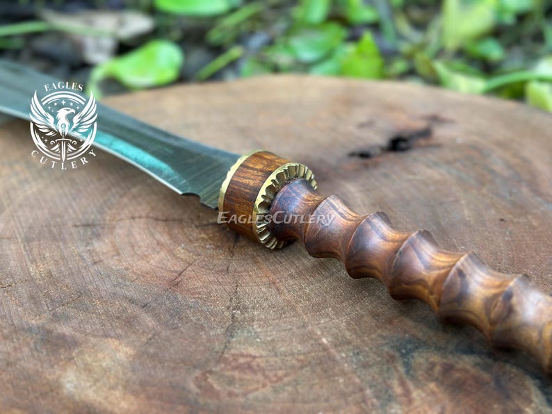 Handgjort spjut kort spjut i damaskusstål vikingaspjut med slida, handsmidet kastspjut medeltida stil, presenter till honom, väggkonst. bild 6