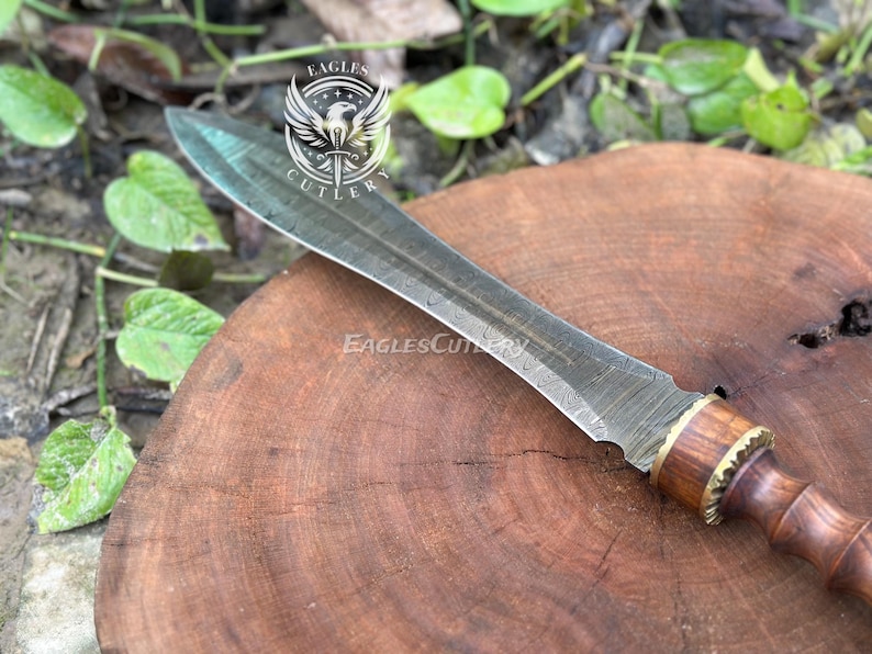 Handgjort spjut kort spjut i damaskusstål vikingaspjut med slida, handsmidet kastspjut medeltida stil, presenter till honom, väggkonst. bild 4