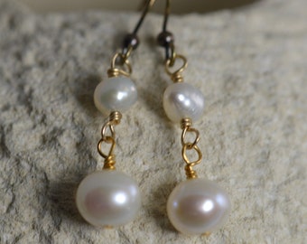 Antique white Freshwater Pearl earrings. Freshwater pearls, Sterling silver, wire wrapped, wedding jewelry, bridesmaid jewelry, natural.