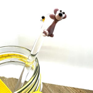 Bruine babybeer met kleine bijenhoning glazen druppelstaafje - schattig - handgemaakt