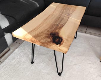 Mesa de centro em madeira de freixo e resina epóxi